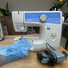 Brother LS-2125 Electric Portable Household Sewing Machine, Foot Pedal, Box