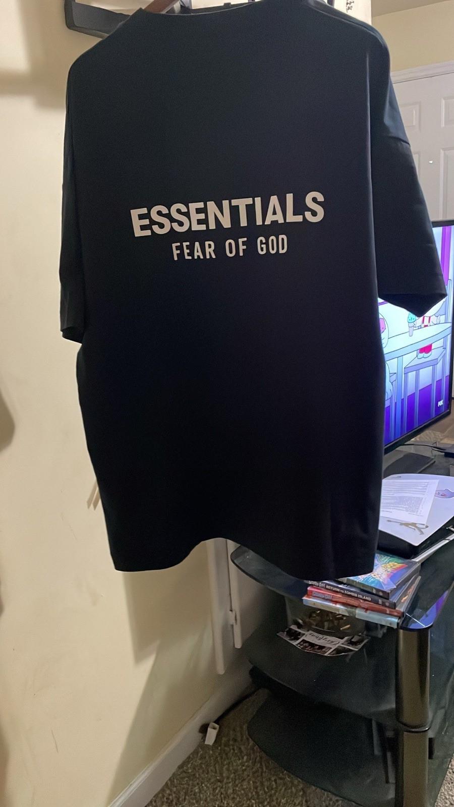 Fear of God Essentials Men's Black  Short Sleeve T-Shirt (authentic) thumbnail 2