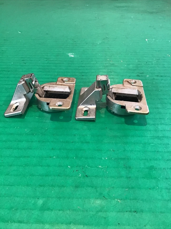 (2) Blum COMPACT 110° Bisagra 30.310-11.02 Níquel con 130.110-01.23 Placa 1/2" OL Foto 3 de 4