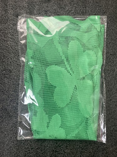 St Patricks Day St Paddys Day Green Clover Table Runner Novelty Decoration Gift - Picture 3 of 3