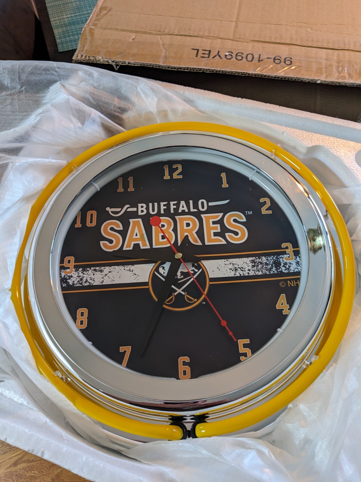 Buffalo Sabres Neon Ring, Logo Clock Hockey Team Logo! Very RARE Sabres Clock!!!