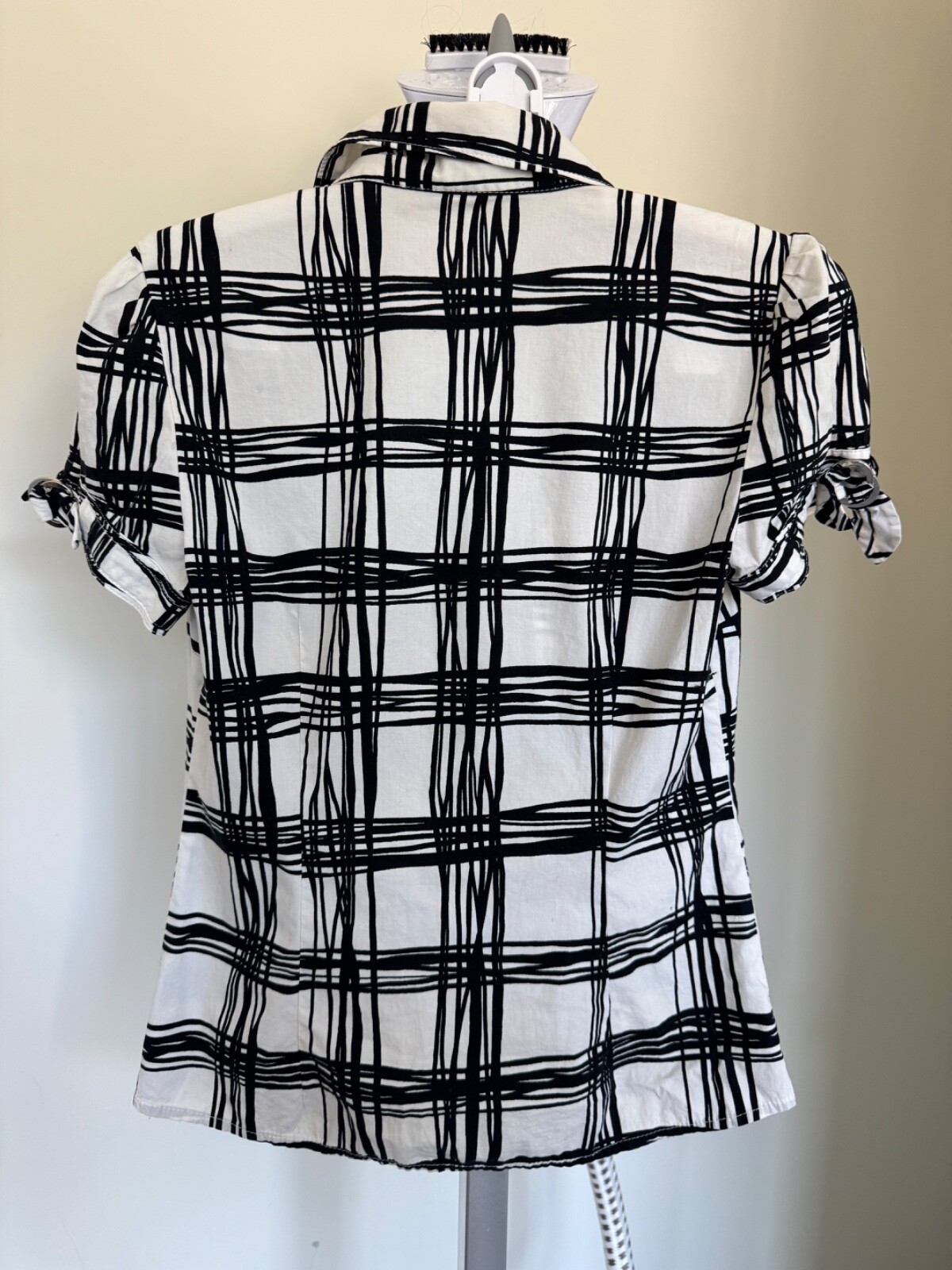 Express Black/White Collared Button-Up Shirt Size… - image 2