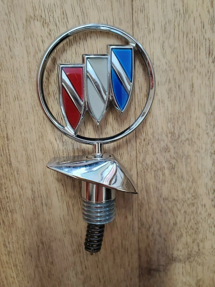 NEW NOS OEM Genuine NOS GM Buick Hood Ornament Emblem - Image 4 of 4