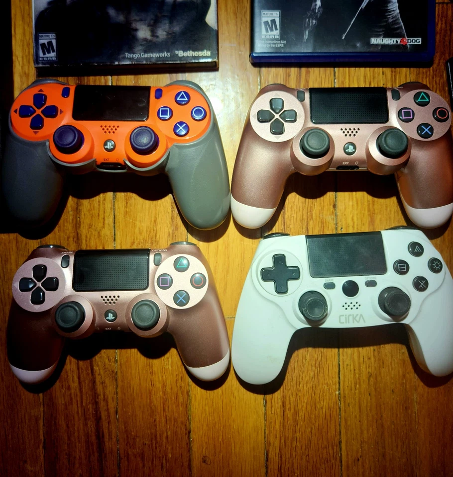 Sony PS4 500GB Bundle + 4 Controllers, Charge Dock, Evil Within, The Last of Us - Image 3 of 4