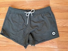 Vuori Sunwashed Shorts Womens Small Olive Green 2" Inseam Drawstring Pockets