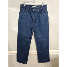 Low Pro Straight Leg Jeans – Size 31 – Classic Medium Wash Denim