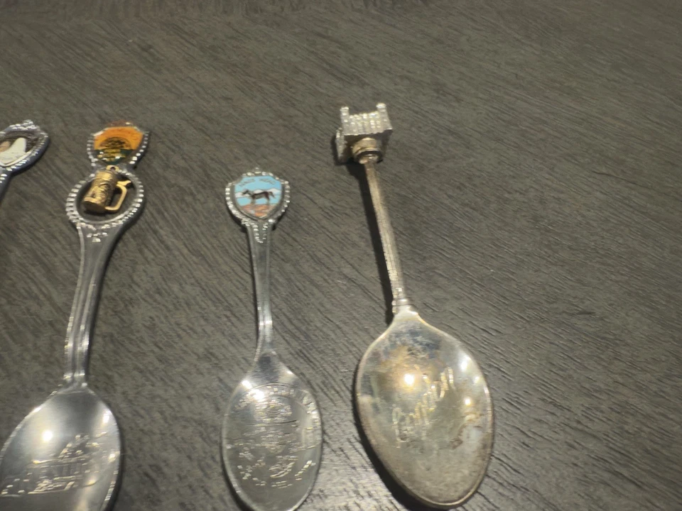 Traveler souvenir spoons. Silver plated and pewter lot of 44 Foto 4 de 4