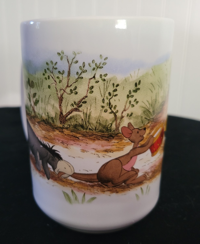 Winnie the Pooh and Friends stuck in Rabbits house Mug by the Disney Store EUC - Picture 3 of 5