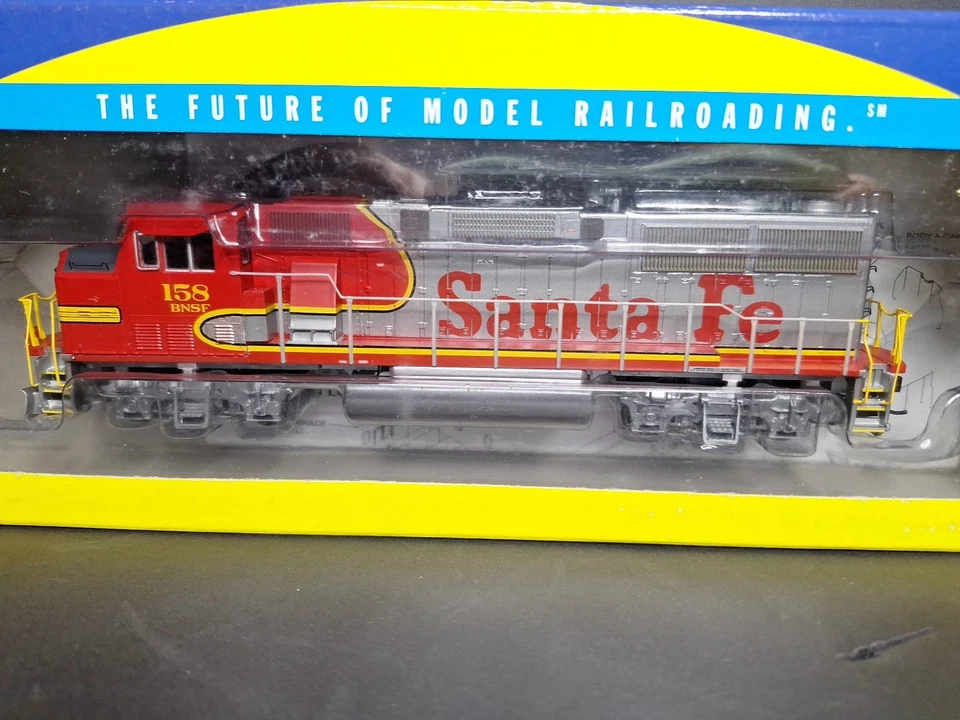Athearn 91513 HO BNSF Patched GP60M Diesel Locomotive #158 Warbonnet NIB DCC - Image 2 of 4