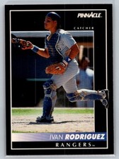 💎1992 Pinnacle Baseball #156 Ivan Rodriguez - Texas Rangers💎