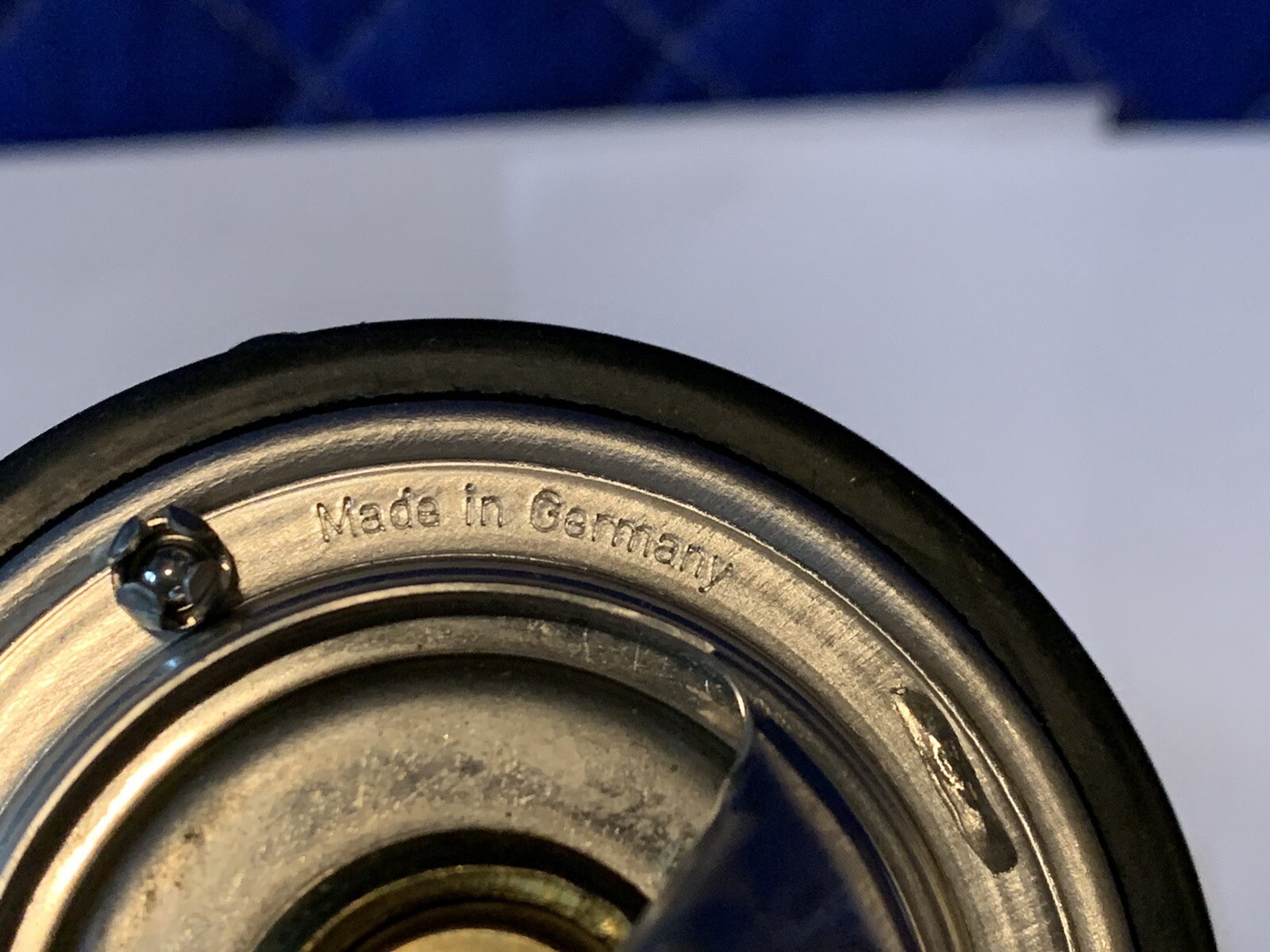 Mercedes Benz E300 BEHR W201 W124 Engine Coolant Thermostat 6012000015