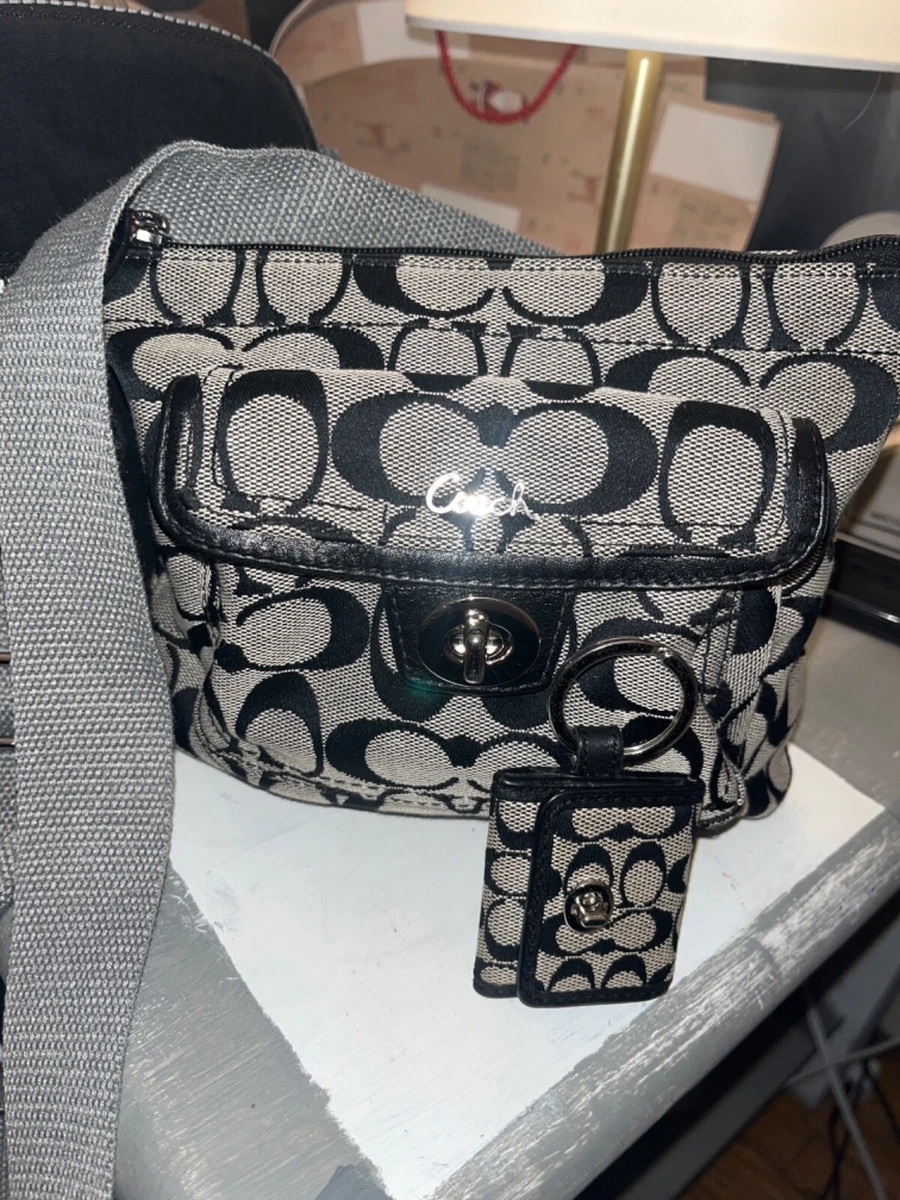 Coach black hotsell sling bag