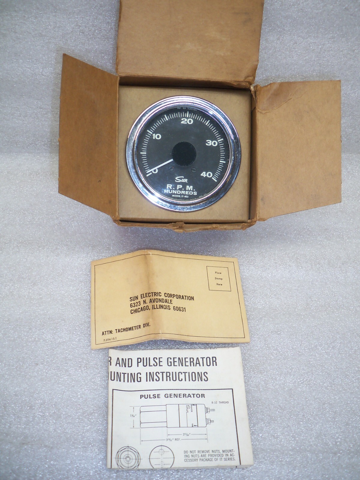 NEW NOS SUN IT403 TACHOMETER 4K TACH Diesel marine Rat Rod Kenworth