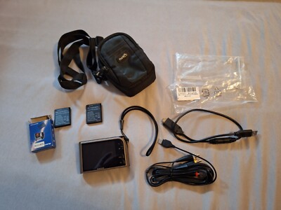 Samsung NV100 HD Touchscreen Digital Camera 14.7MP 