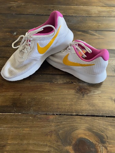 Nike Tanjun CK0062 100 Women's Size 9 