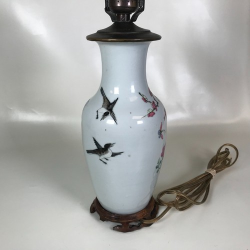 Small Antique Chinese Porcelain Vase Converted to Table Lamp - Picture 4 of 7