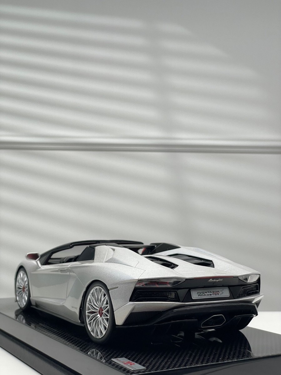 Lamborghini Aventador S Roadster (Fantasy White) [MR Collection] 1
