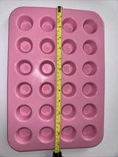 24-cup pink silicone mini muffin/cupcake pan