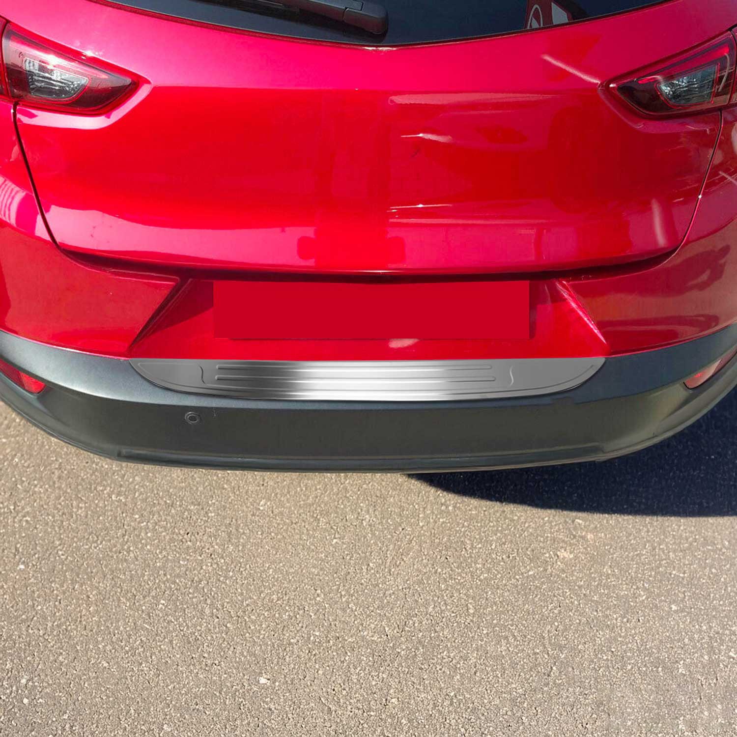 Seuil de coffre Mazda CX-3 idéal pour charger bagages et équipements