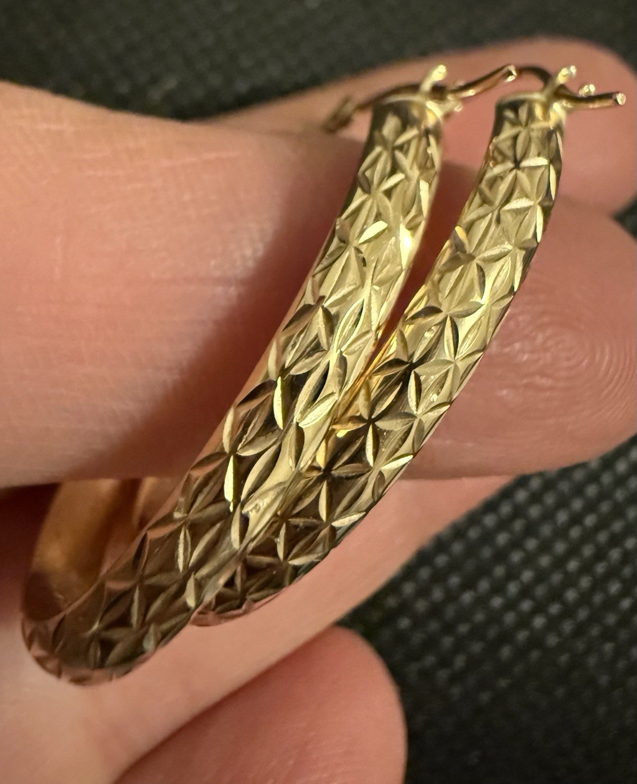 2.25g 14k Solid Yellow Gold Patterned Elongated  … - image 11