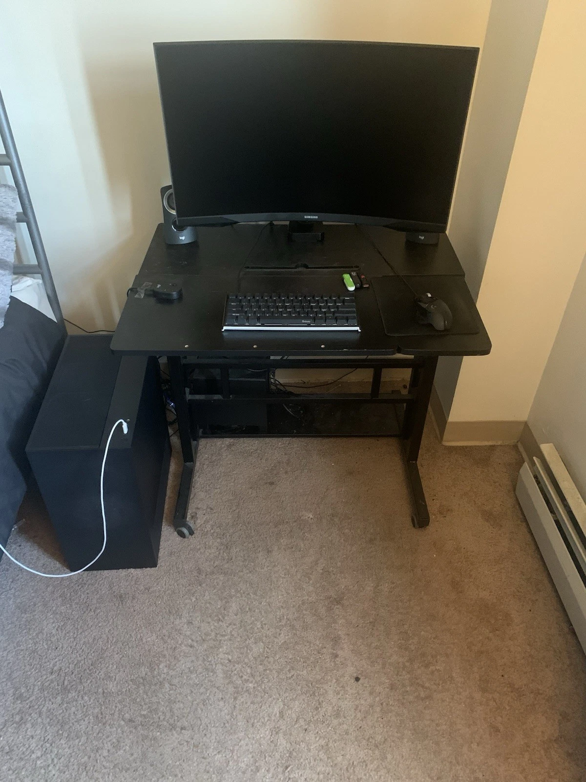 Picture 1 of 4