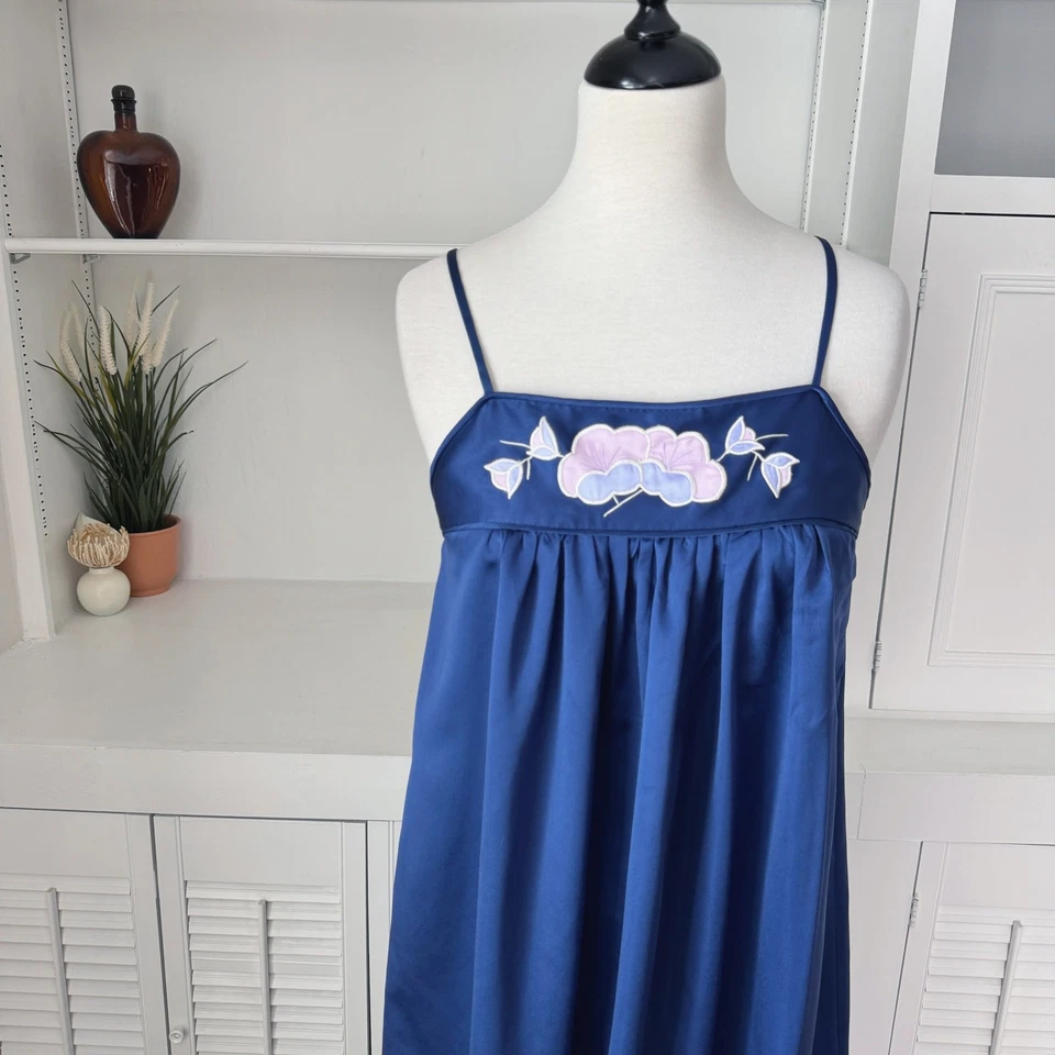 Conjunto de Camisón y Bata Floral Bordado Satinado Azul Marino Natori Vintage Talla S Foto 4 de 4
