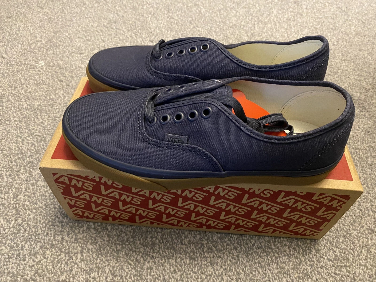 Vans Uomo VN0A2Z5IWM9_39 Plimsolls Navy UK Taglia 5 Nuovo con scatola
