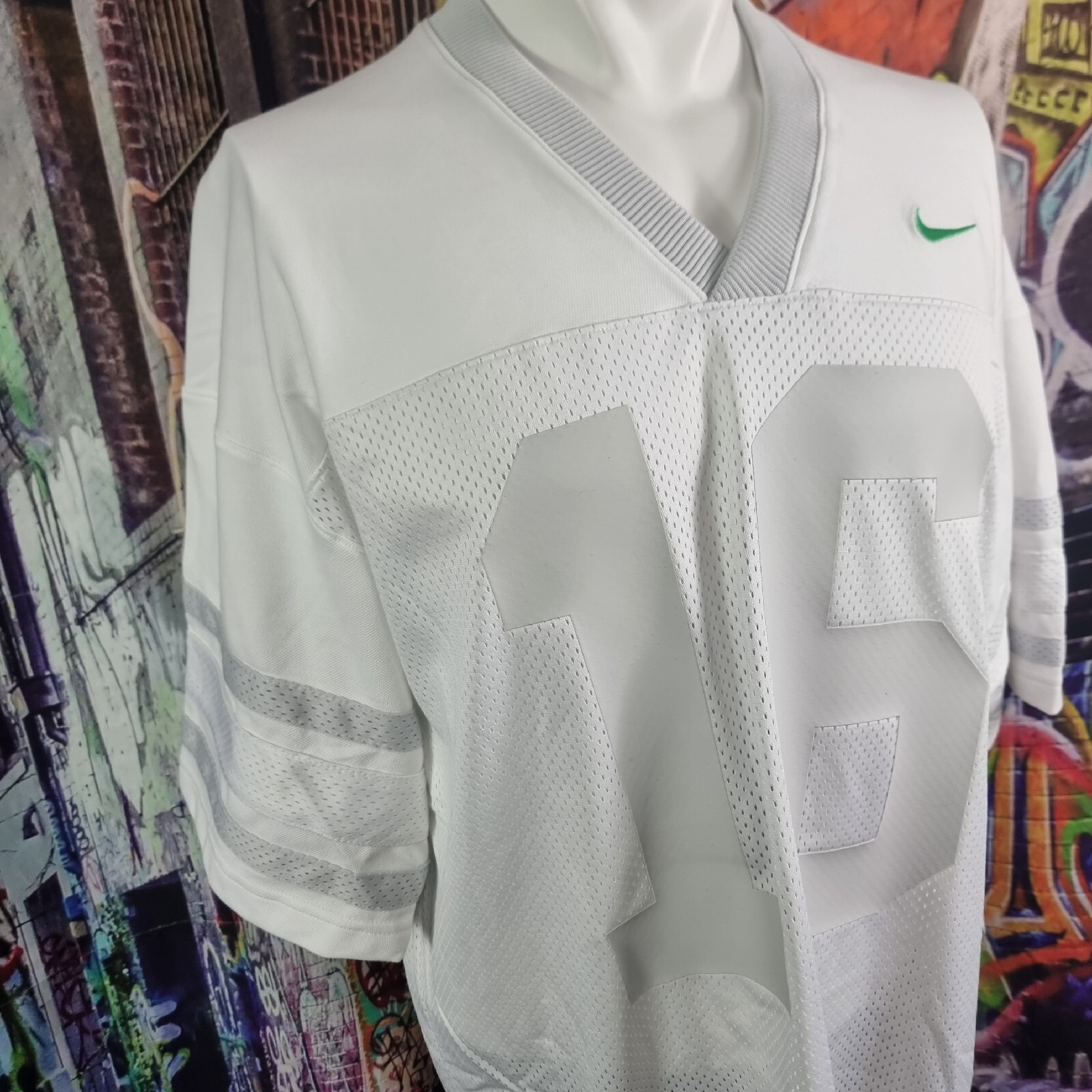 Nike Men’s White Plain Football Jersey 16 Size Large DV7364100 New