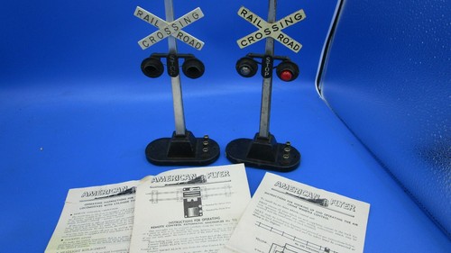 LIONEL #154 Crossing Signals,(2) Plus Original Receipt 1946,+ Instruc. Sheets
