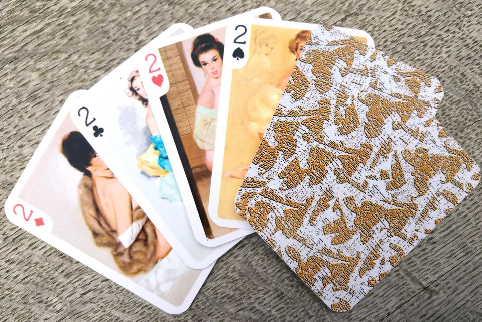 Playing Cards ~ PIN-UP WOMEN Vintage Sexy Pin Up Ladies in Pretty Lingerie 034 - Image 4 of 4