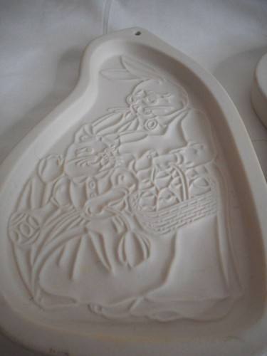1996 & 1997 Longaberger Pottery Easter Cookie Mold Bunny Rabbit Egg - Picture 4 of 5