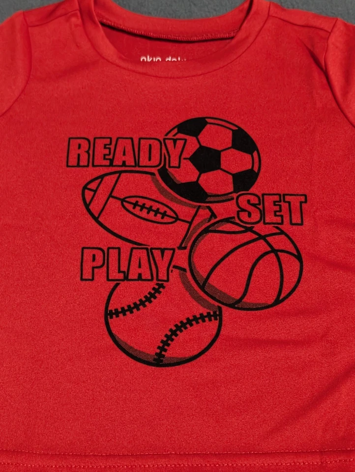 Paquete de 2 camisetas deportivas nuevas 12M azules y rojas para niños pequeños Okie Dokie Foto 3 de 4