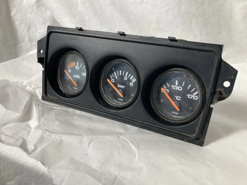 Audi 4000 Tipo 85 Quattro Cupé GT "3 Calibre Pod" OEM Foto 2 de 4