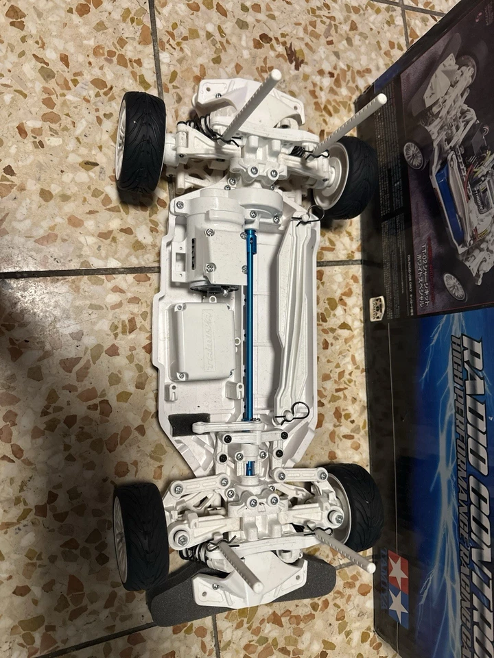 Tamiya TT-02 White Edition Chassis Kit - Bild 2 von 3