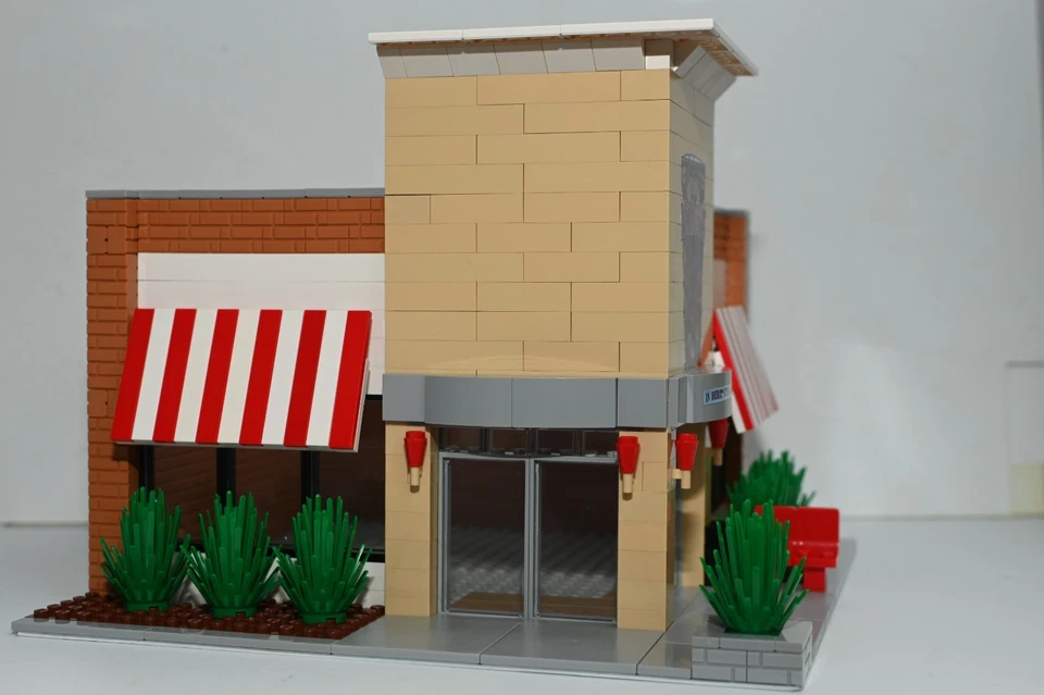 Custom TGI Fridays Restaurant City Custom Model Built compatible with LEGO® - Image 3 of 3