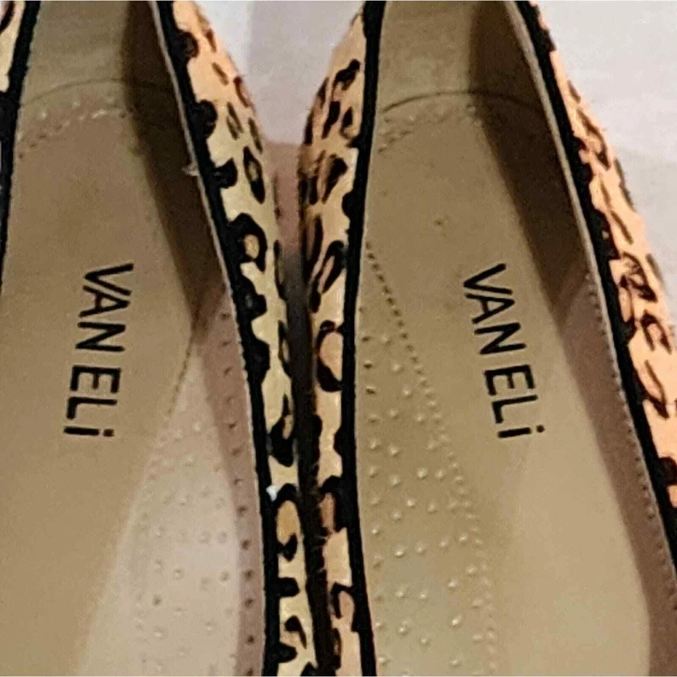 Zapato plano de mujer VanEli Ganet de piel de becerro con estampado animal talla 8,5S Foto 3 de 4