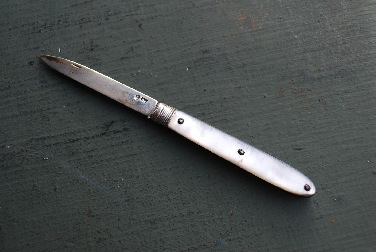 EARLY 19TH CENTURY GEORGIAN STERLING PEARL FRUIT KNIFE #1