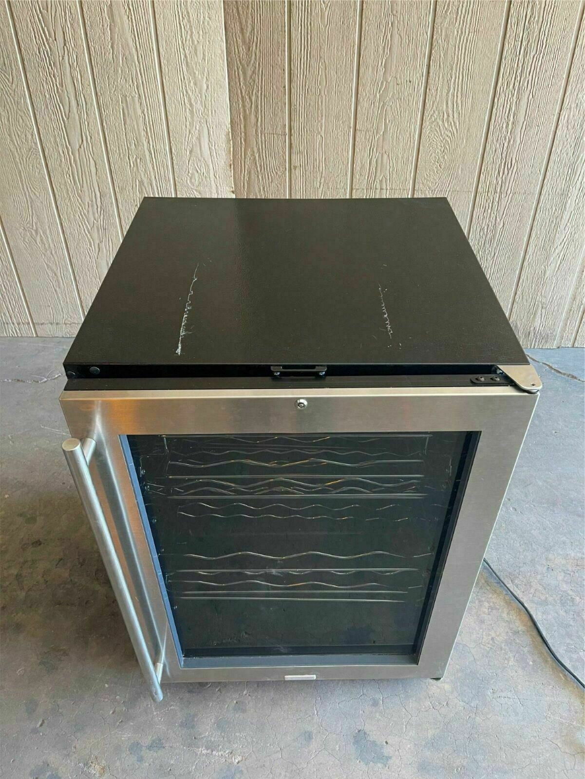 ST JENNAIR 24" UNDERCOUNTER WINE FRIDGE/COOLER/CHILLER JWC2450ARS