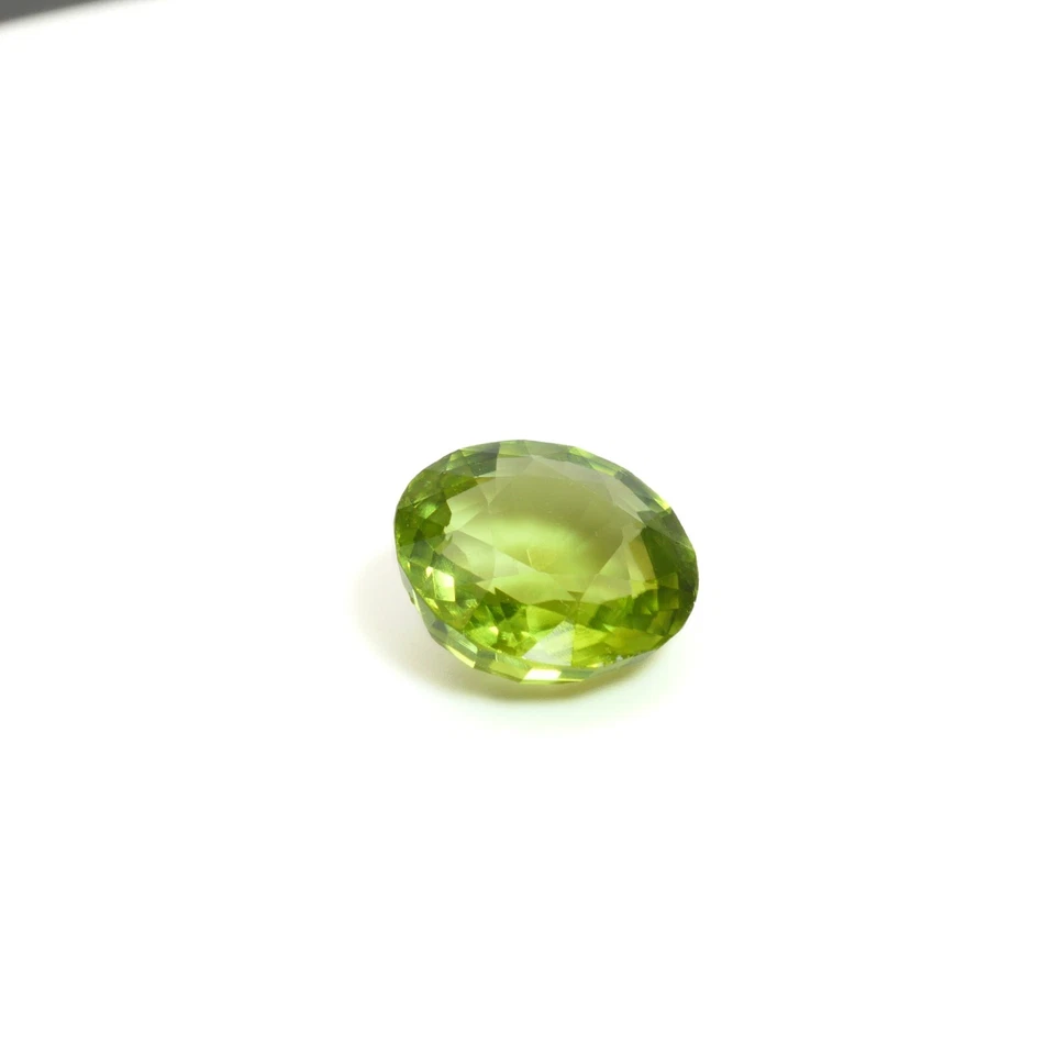 4.49 Ct Natural Green Peridot Round Cut Gemstone from Myanmar - Image 2 of 4