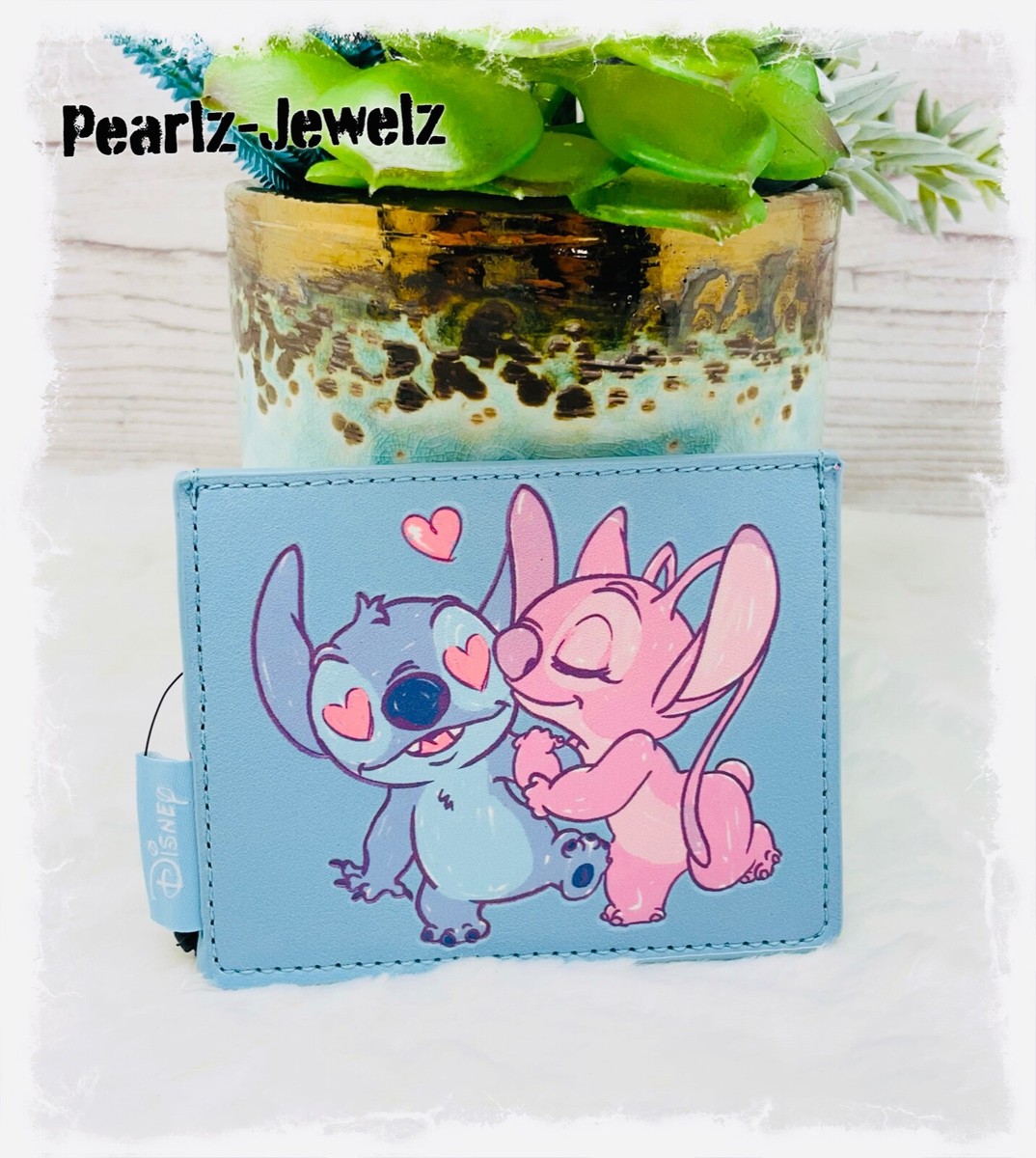 Loungefly Disney Lilo & Stitch Stitch Angel Couple Kiss  display picture 3