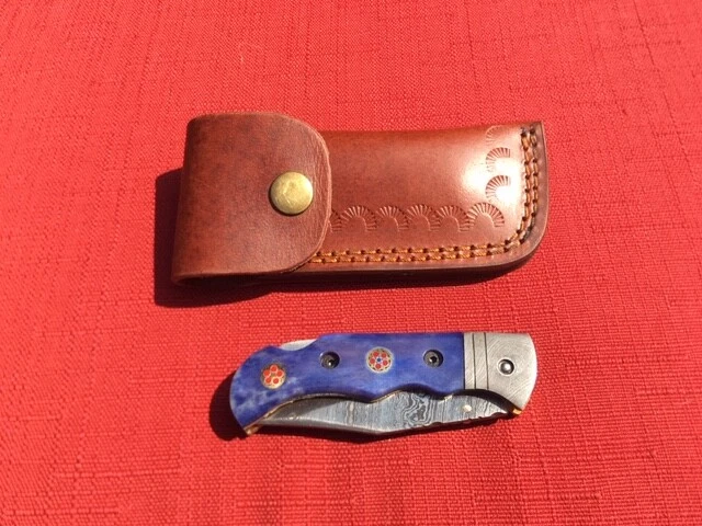 美丽的大马士革折叠刀片刀蓝色骨头皮套手工制作 — 第 3/4 张图片