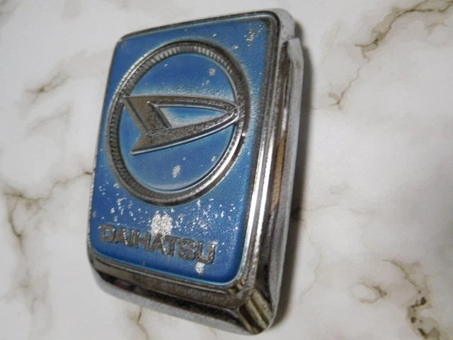 Daihatsu Hijet S35 S36 S37 Front Emblem Badge Vintage Rare Used Excellent JAPAN - Image 3 of 4