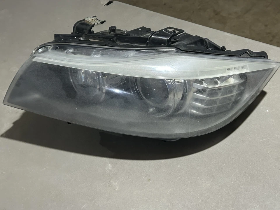 09-11 Faro Lateral Izquierdo BMW Xenon, 328i, 328i xDrive, 335i, 335i xDrive, 335d Foto 2 de 4