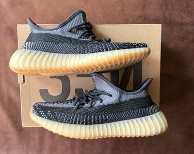 adidas gazelle silver green womens adidas Men's Yeezy Boost 350 V2 "Carbon Beluga"