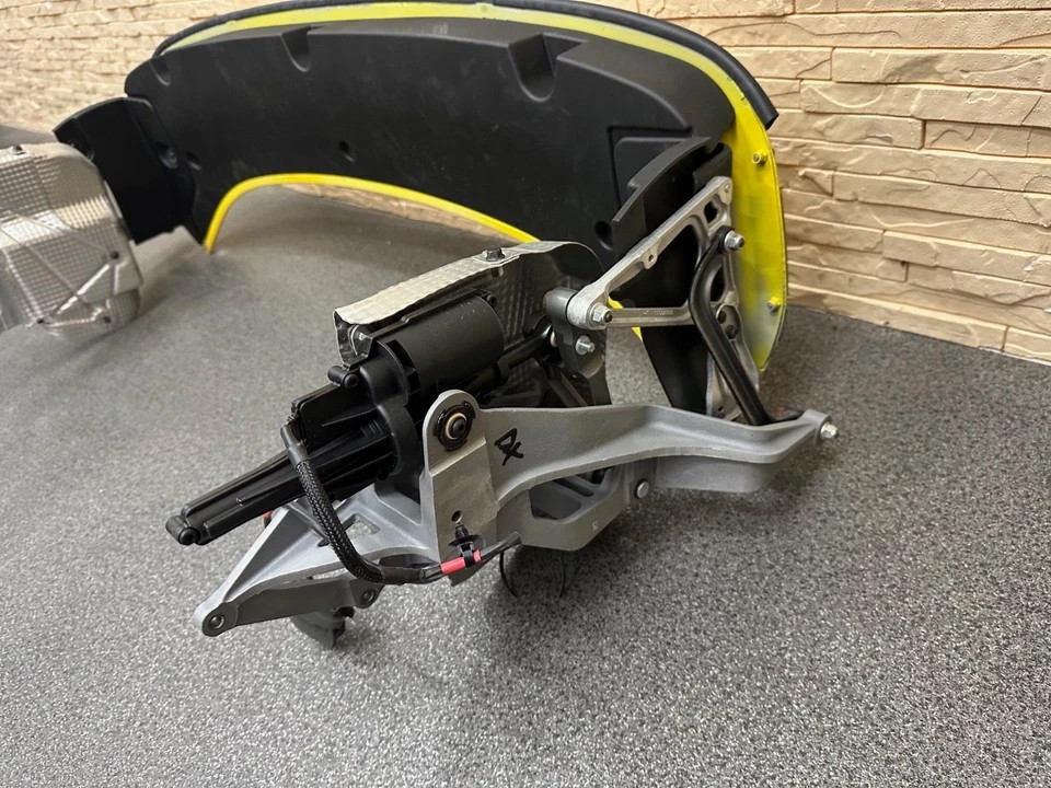 FERRARI SF90 SPIDER VARIABLE GEOMETRY WING + KINEMATICS 784346 / 793804 / 793805
