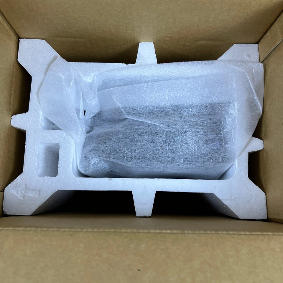 Panasonic PV-L501D Camcorder Palmcorder VHS-C Movie Tape Video Camera New In Box - Image 4 of 4