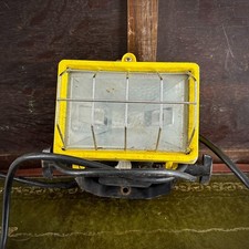 VINTAGE PRZEMYSŁOWE ŻÓŁTE HALOGENOWE ŚWIATŁO ROBOCZE PRZENOŚNY REFLEKTOR Z KLATKĄ
