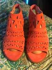 Never Worn Diba Suede Cut Out Open Toe Women's Shoe Size 9.5