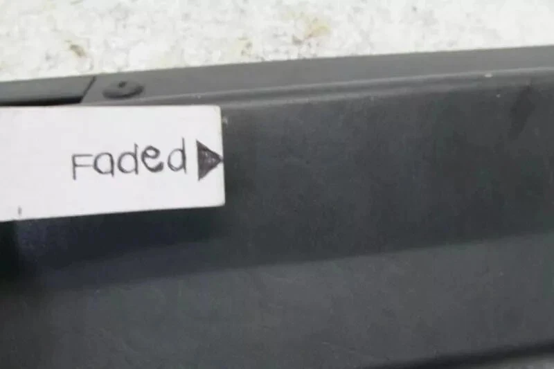 Tapa de guantera 190E 1993 Mercedes Benz tablero compartimento de almacenamiento cubierta moldura OEM Foto 2 de 4