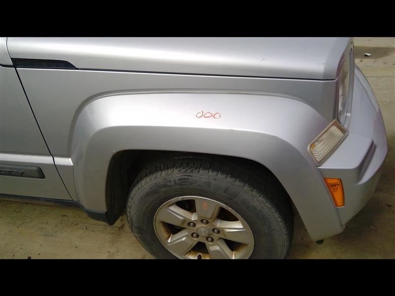 Passenger Corner/Park Light Side Marker Lower Fits 08-12 LIBERTY 157325